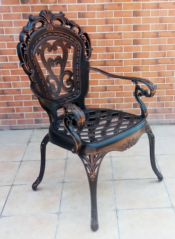 Кресло Корона Вензель металлическое для улицы.